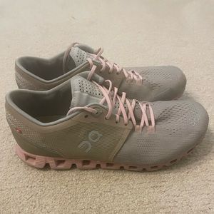 On tennis shoes, good condition, size 7.5